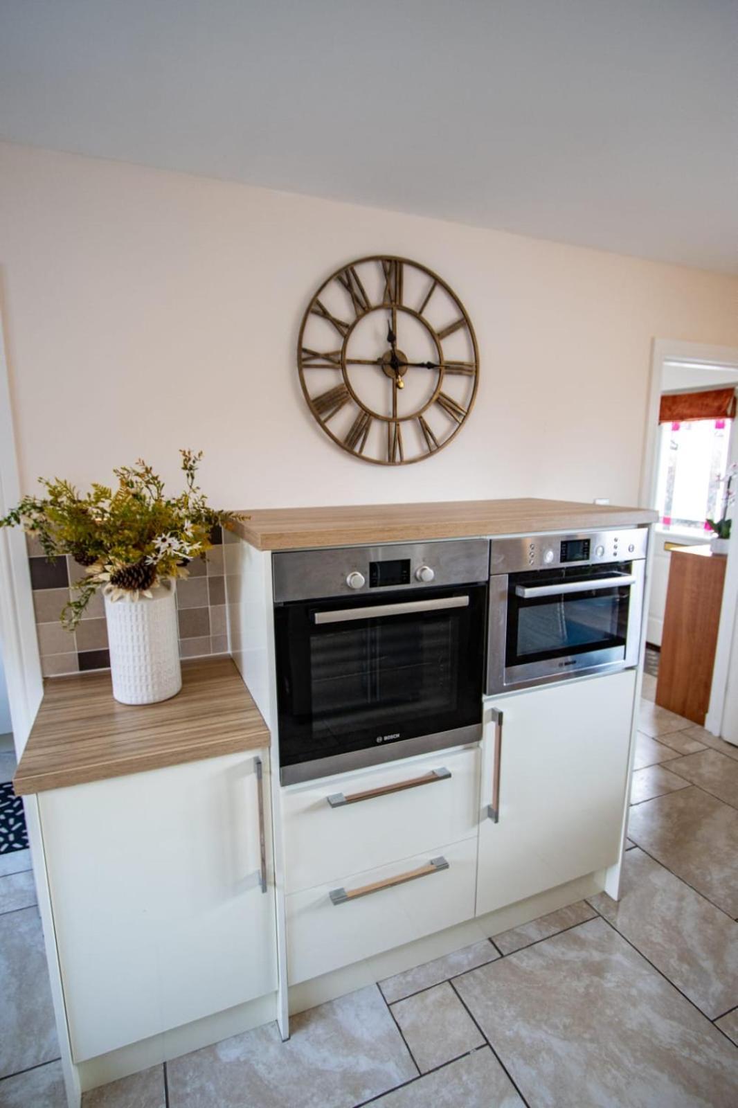 Harvest House With Games Holiday home