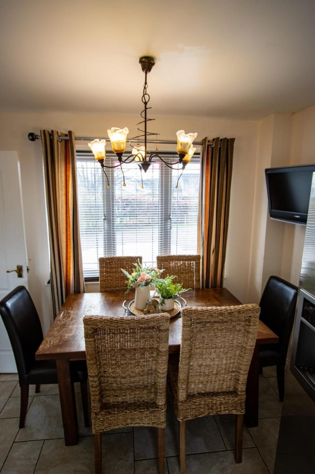 Harvest House With Games Holiday home